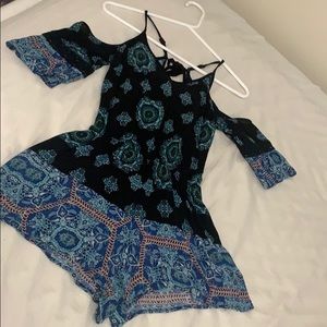 very cute romper!